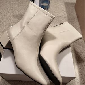 Ankle boots GoGo 8 creamy white Unique Vintage NWT